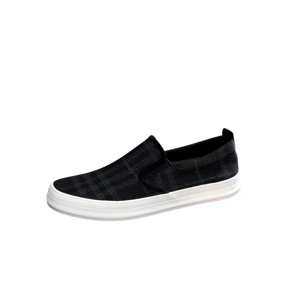 Tênis Masculino Slip On Romenzi RZ407 em preto, cinza, bege e verde musgo, com visual contemporâneo e acabamento que oferece conforto e leveza.