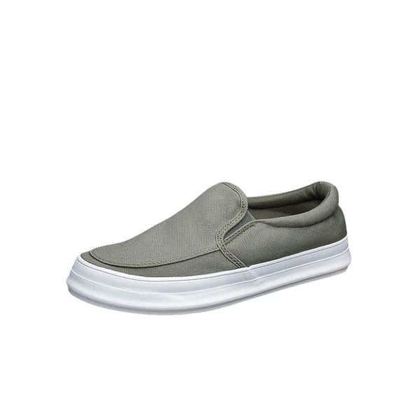 Tênis Masculino Slip On Romenzi RZ408 em tecido leve e palmilha em PU, estilo casual nas cores bege, verde musgo, branco e preto.