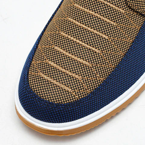 Tênis Masculino Romenzi RZ380 azul e caramelo, com ventilação, palmilha em E.V.A e sola de borracha antiderrapante para estilo urbano e conforto diário