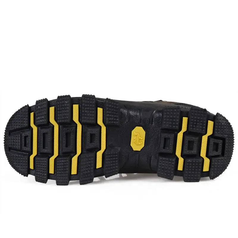Tênis Masculino Trilha à Prova D'água Romenzi RZ332, couro impermeável, sola antiderrapante e biqueira reforçada para segurança e conforto em terrenos variados.