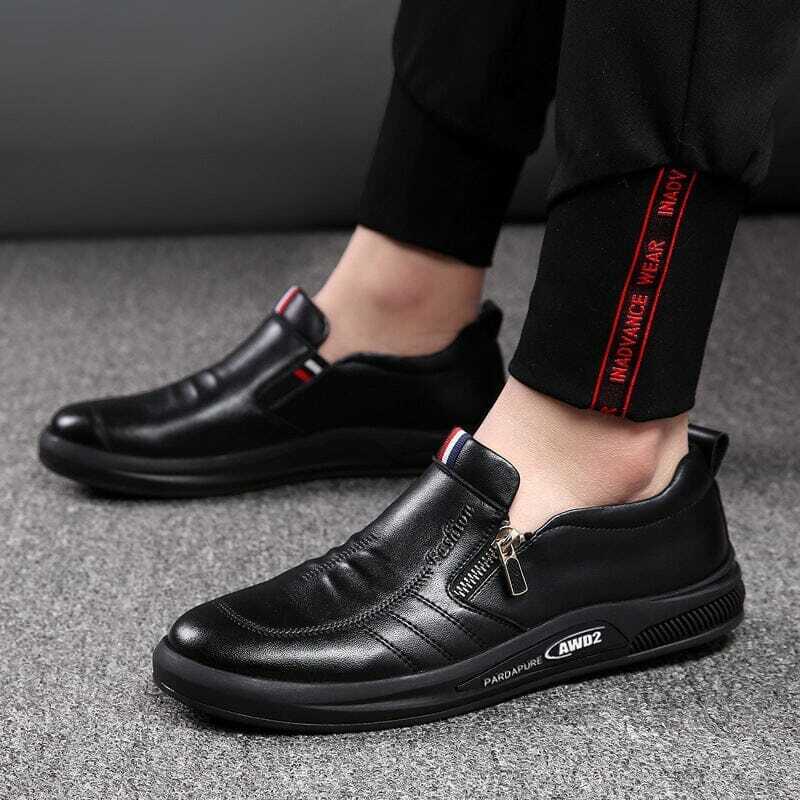Tênis Masculino Slip On Romenzi RZ336, sem cadarço, com palmilha em EVA e solado antiderrapante para conforto e segurança.