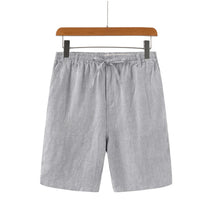 Bermuda de Linho Masculina Romenzi RZ502 em linho nobre, leve e respirável, caimento clássico e sofisticado, estilo Old Money e acabamento refinado.