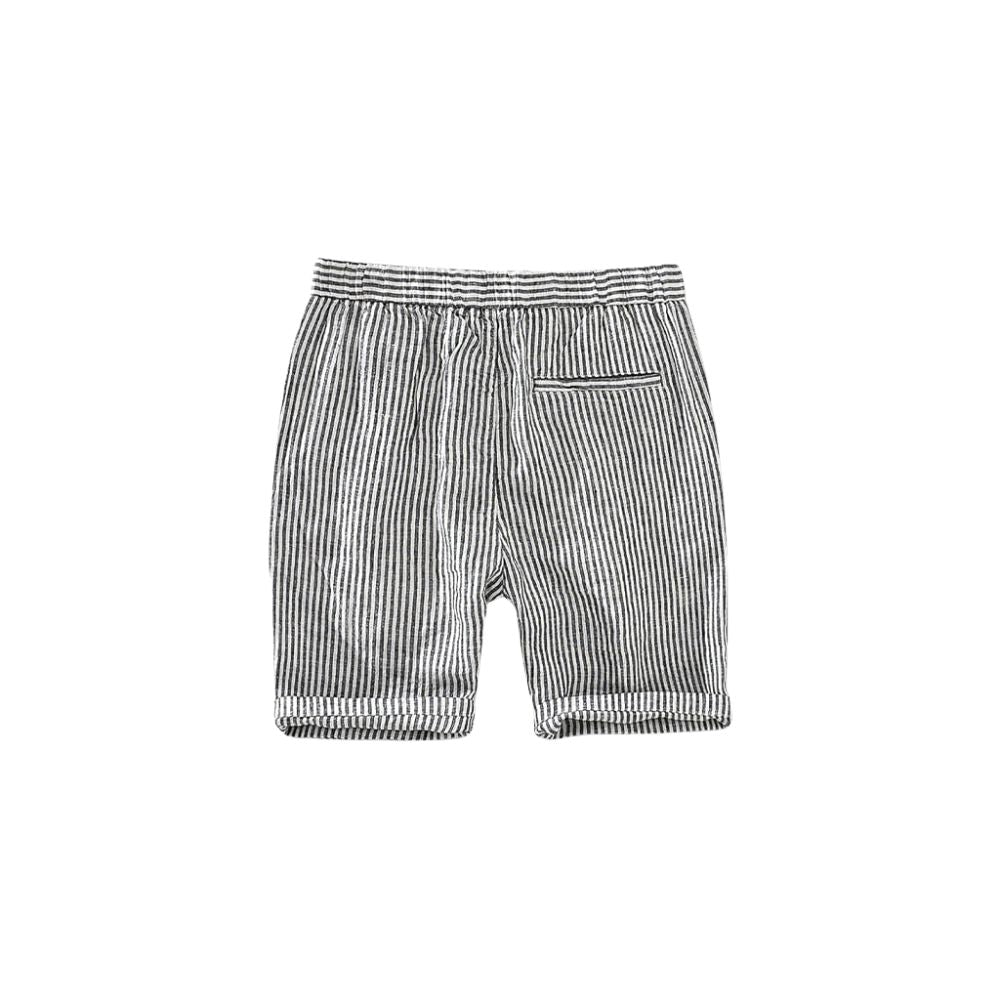 Bermuda Linho Masculina Romenzi: conforto e sofisticação para fins de semana à beira-mar. Ideal com camisas neutras para eventos diurnos e almoços ao ar livre.