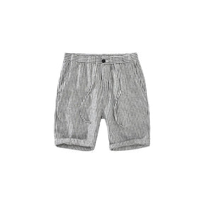 Bermuda Linho Masculina Romenzi: conforto e sofisticação para fins de semana à beira-mar. Ideal com camisas neutras para eventos diurnos e almoços ao ar livre.