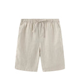 Bermuda Linho Masculina Romenzi RZ495 em tecido de linho leve e sofisticado, caimento moderno, ideal para estilo casual e eventos à beira-mar.