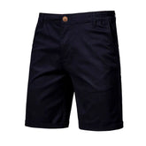 Bermuda Masculina Cetino Romenzi RZ521 feita em brim premium, com caimento moderno, ventilação e design sofisticado que combina conforto e estilo.