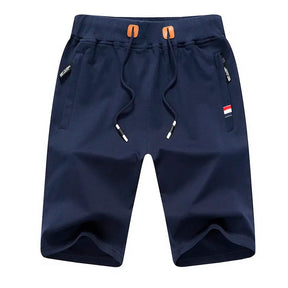 Bermuda Masculina Clássica Romenzi RZ515 feita em algodão premium, com caimento ajustado, design clássico e atemporal, unindo conforto e sofisticação.