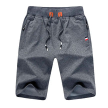 Bermuda Masculina Clássica Romenzi RZ515 feita em algodão premium, com caimento ajustado, design clássico e atemporal, unindo conforto e sofisticação.
