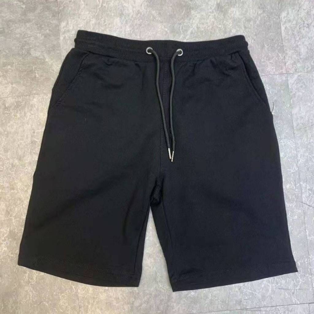 Bermuda Masculina Cotton Romenzi RZ522 feita em algodão premium, leve e ventilada, com caimento moderno que une conforto, praticidade e sofisticação.