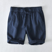 Bermuda Masculina de Linho Romenzi RZ505 feita em linho premium, leve e respirável, com caimento sofisticado e versátil, unindo conforto e elegância.