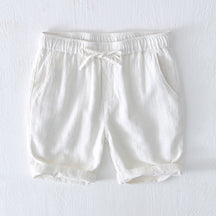 Bermuda Masculina de Linho Romenzi RZ505 feita em linho premium, leve e respirável, com caimento sofisticado e versátil, unindo conforto e elegância.