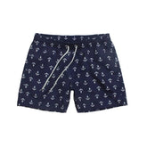 Bermuda Masculina Estampada Romenzi RZ507 em algodão premium, leve e respirável, com estampa sofisticada, ajuste perfeito e estilo versátil para dias casuais.