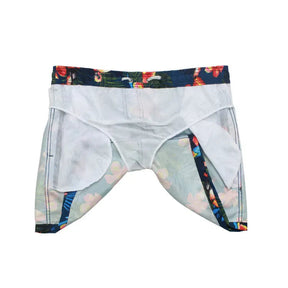 Bermuda Masculina Estampada Romenzi RZ507 em algodão premium, leve e respirável, com estampa sofisticada, ajuste perfeito e estilo versátil para dias casuais.