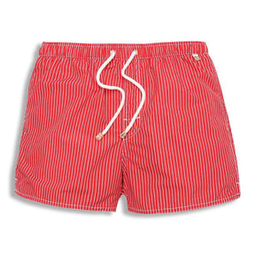 Bermuda Masculina Praia Listrada Romenzi RZ504 em tecido leve e respirável, estampa listrada clássica e modelagem moderna para estilo versátil e elegante.