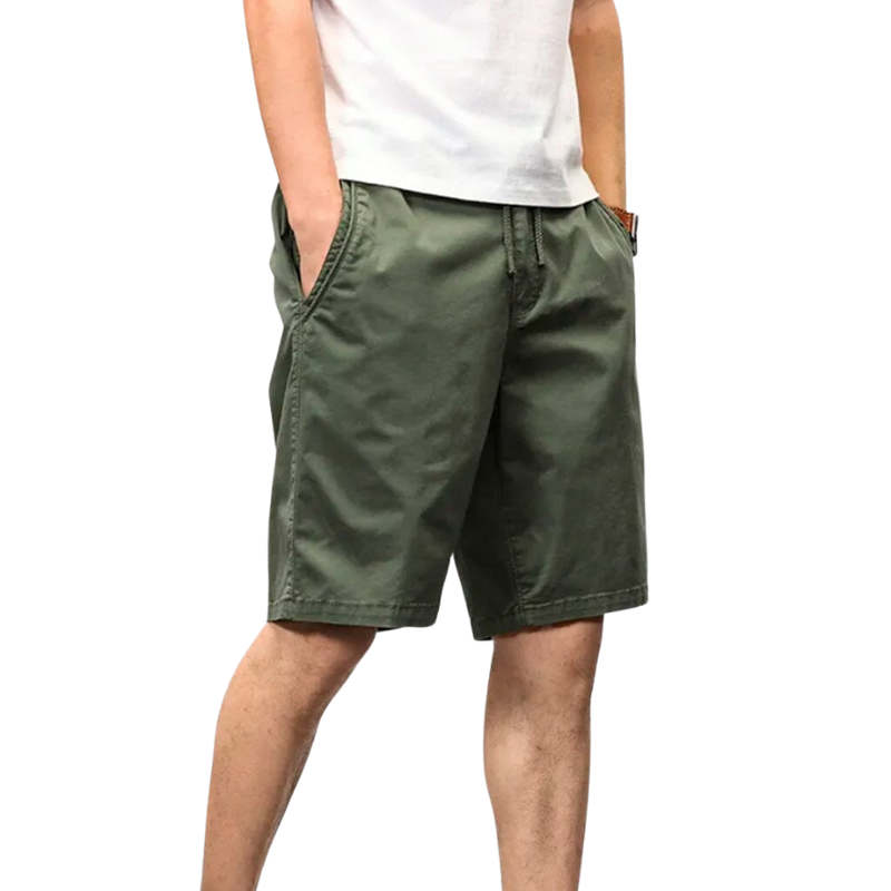 Bermuda Masculina Street Romenzi RZ514 feita em sarja premium, caimento ajustado e design moderno que une conforto, durabilidade e estilo versátil.