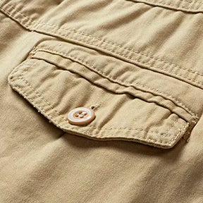 Bermuda Masculina Tradition Romenzi RZ525 feita em brim premium, com caimento ajustado, ventilação e design sofisticado que une conforto e estilo.
