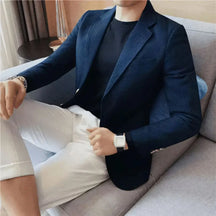 Blazer Masculino Romenzi Noble RZ051, feito com fibra de algodão egípcio de alta qualidade, perfeito para um estilo elegante e sofisticado.