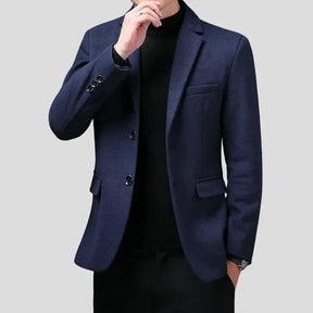 Blazer Masculino Slim Herrera Romenzi RZ061, com design slim fit, moderno e confortável. Disponível em materiais de alta qualidade.
