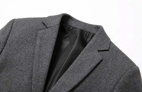 Blazer Masculino Slim Herrera Romenzi RZ061, com design slim fit, moderno e confortável. Disponível em materiais de alta qualidade.