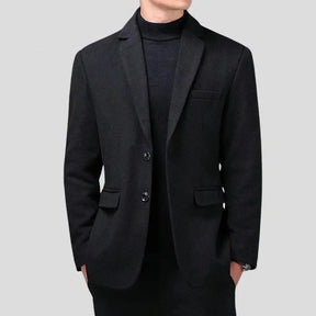 Blazer Masculino Slim Herrera Romenzi RZ061, com design slim fit, moderno e confortável. Disponível em materiais de alta qualidade.
