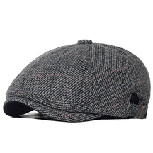 Boina Masculina Beret Vintage Romenzi RZ276 com design clássico, confeccionada em poliéster premium, ajuste confortável e cores preta, cáqui, marrom, azul marinho e grafite.