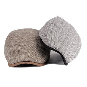 Boina Masculina Scotland Romenzi RZ266 com design clássico, materiais premium e ajuste ergonômico. Ideal para ocasiões casuais e formais com máxima sofisticação