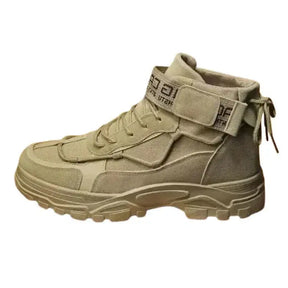 Bota Masculina British Romenzi RZ285 feita em couro premium, com solado antiderrapante e design robusto. Ideal para uso diário e aventuras ao ar livre.