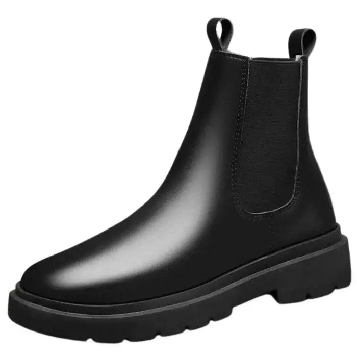 Bota Masculina Chelsea de Couro Romenzi RZ328, confeccionada em couro legítimo, solado antiderrapante e forro acolchoado, ideal para ocasiões formais e casuais.