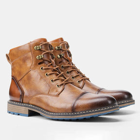 Bota Masculina de Couro Romenzi RZ284 com couro premium, solado emborrachado e design moderno. Perfeita para ambientes urbanos e aventuras.
