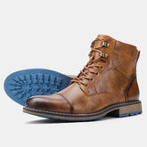 Bota Masculina de Couro Romenzi RZ284 com couro premium, solado emborrachado e design moderno. Perfeita para ambientes urbanos e aventuras.