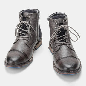 Bota Masculina de Couro Romenzi RZ284 com couro premium, solado emborrachado e design moderno. Perfeita para ambientes urbanos e aventuras.