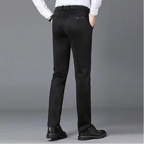 Calça Social Masculina Romenzi Meyer RZ252 com design elegante e materiais de alta qualidade. Perfeita para conforto e estilo em todas as ocasiões.