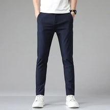 Calça Social Masculina Slim Romenzi RZ007 – sofisticação, conforto e versatilidade em modelagem slim fit com tecido premium.