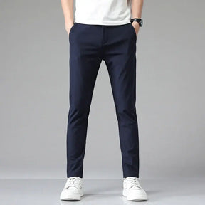 Calça Social Masculina Slim Romenzi RZ007 – sofisticação, conforto e versatilidade em modelagem slim fit com tecido premium.