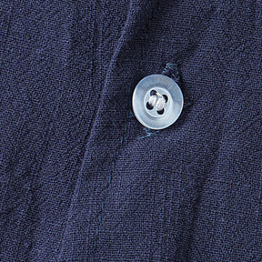 Camisa de Linho Romenzi Portofino RZ569 feita em linho premium, com caimento impecável e design elegante que combina frescor, conforto e estilo casual.