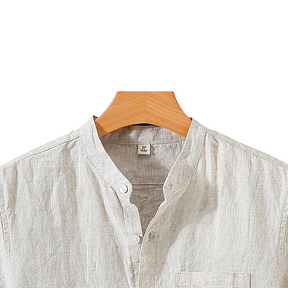 Camisa de Linho Romenzi Provence RZ570: elegância mediterrânea em linho premium, perfeita para dias quentes. Estilo sofisticado e confortável para qualquer ocasião.