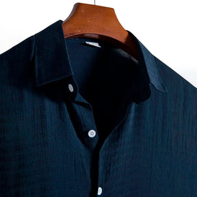 Camisa Manga Curta Básica Romenzi Modern RZ571 feita em tecido de alta qualidade, com design clean e caimento impecável que une conforto e sofisticação.