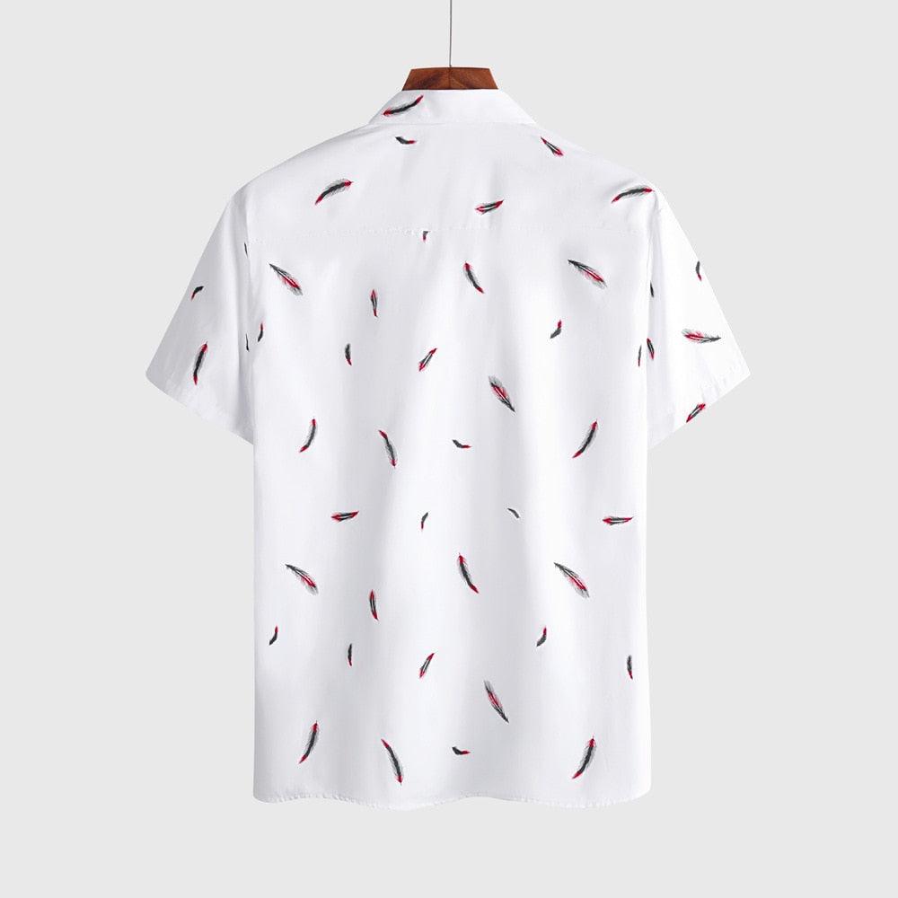 Camisa Manga Curta Estampada Romenzi Feathers RZ573 feita em tecido leve e respirável, com estampa vibrante e corte moderno que une conforto e estilo.