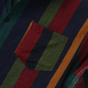 Camisa Manga Curta Leve Listrada Romenzi RZ598 feita em tecido leve e respirável, com caimento moderno que une frescor, estilo casual e sofisticação.