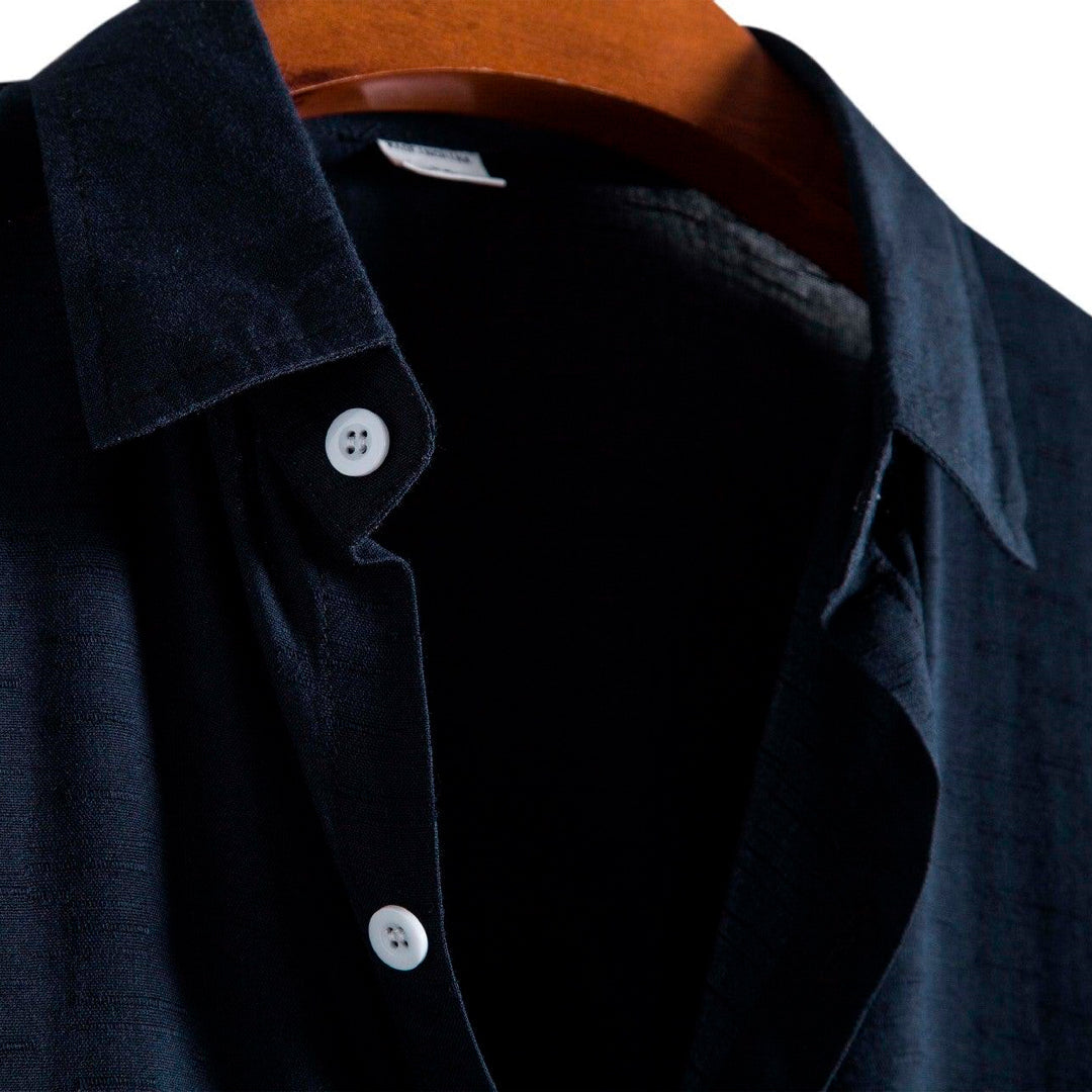 Camisa Manga Curta Lisa Romenzi Everyday RZ599 feita em tecido leve e de alta qualidade, com design clean que une conforto, estilo e versatilidade.