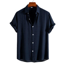 Camisa Manga Curta Lisa Romenzi Everyday RZ599 feita em tecido leve e de alta qualidade, com design clean que une conforto, estilo e versatilidade.