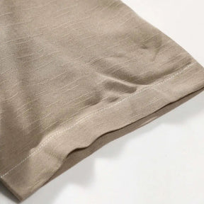 Camisa Manga Curta Lisa Romenzi RZ537 feita em tecido leve e respirável, com design minimalista e caimento ajustado que garante estilo e conforto.