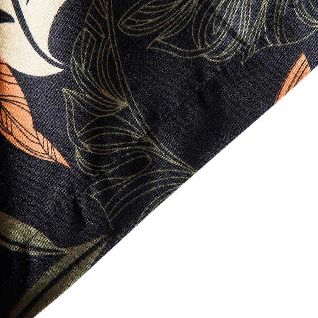 Camisa Manga Curta Romenzi Autumn RZ577 feita em tecido leve de alta qualidade, com design moderno e estampas versáteis que garantem estilo e conforto.