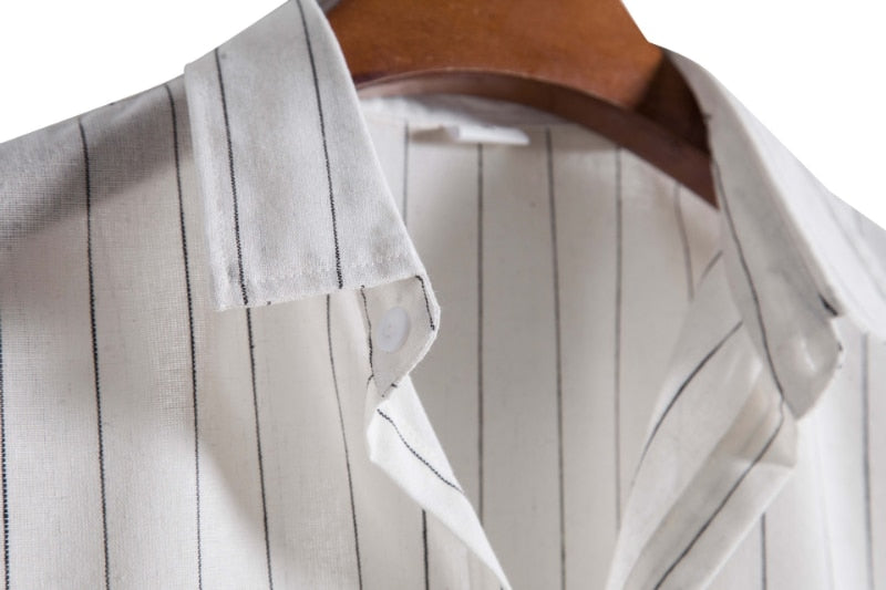 Camisa Manga Curta Romenzi Mare RZ587 confeccionada em tecido leve e respirável, com design sofisticado que garante frescor, conforto e estilo casual.