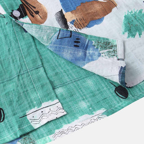 Camisa Manga Curta Romenzi Mirage RZ588 feita em tecido leve, com estampas abstratas modernas e caimento impecável que une frescor, conforto e estilo.