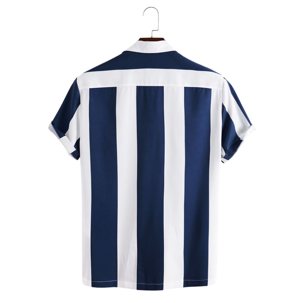 Camisa Manga Curta Romenzi Ocean RZ590 feita em tecido leve, com caimento sofisticado que garante frescor, elegância e versatilidade em ocasiões casuais.