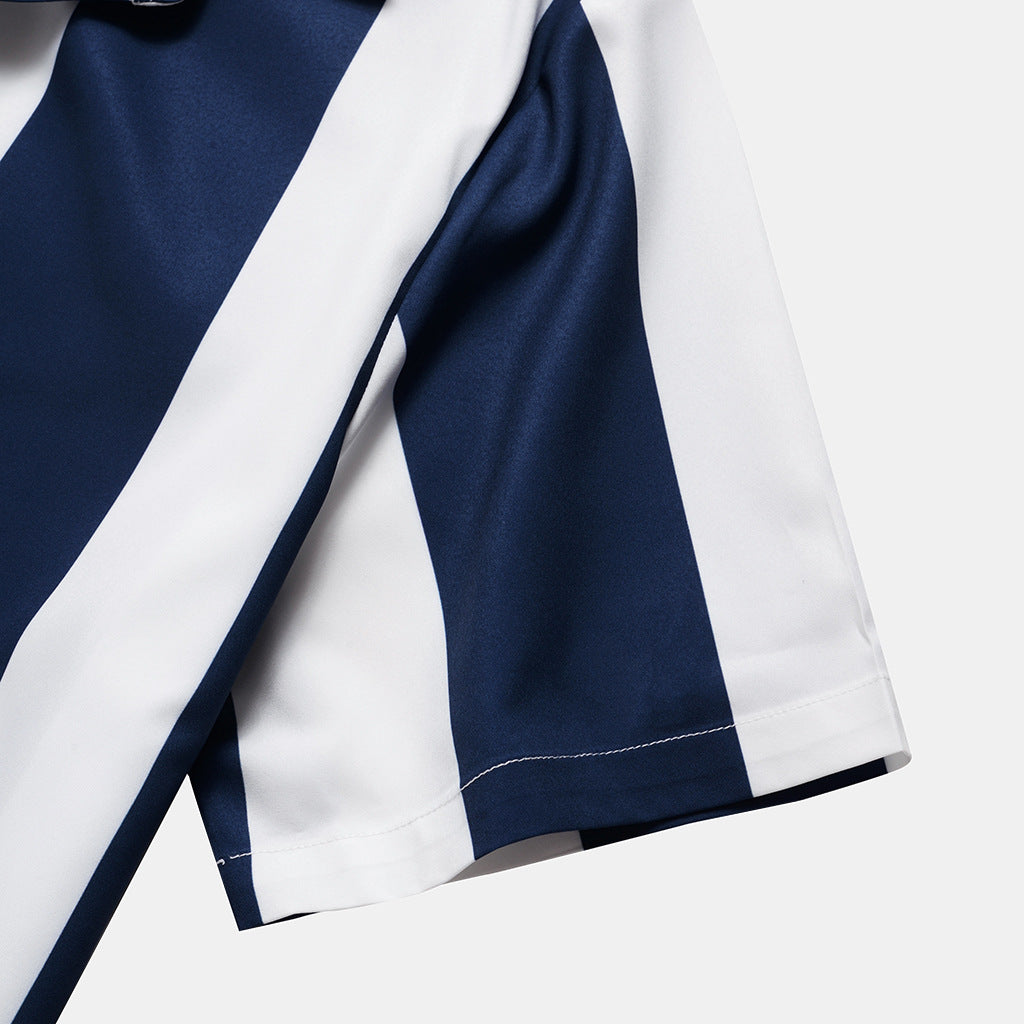 Camisa Manga Curta Romenzi Ocean RZ590 feita em tecido leve, com caimento sofisticado que garante frescor, elegância e versatilidade em ocasiões casuais.
