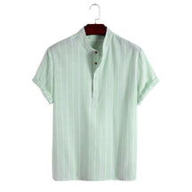 Camisa Manga Curta Romenzi Sierra RZ594 feita em tecido leve, com estampas abstratas modernas e caimento impecável que une frescor, estilo e elegância.