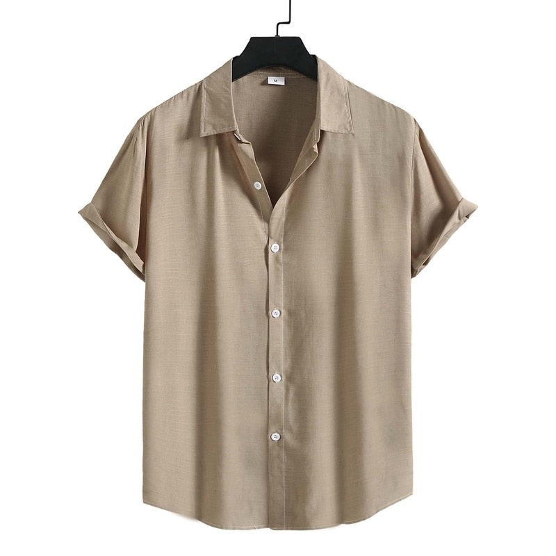 Camisa Manga Curta Romenzi Solare RZ595 feita em tecido leve e respirável, com design moderno que garante frescor, conforto e sofisticação versátil.