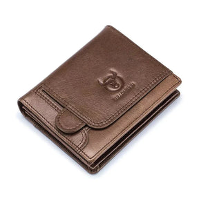 Carteira Masculina Kalel Romenzi RZ477 em couro PU, design compacto, organização inteligente e toque sofisticado para uso diário com elegância.